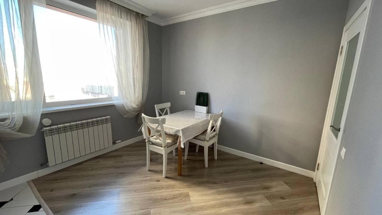 Ernaz Plus Apartments: Sauran-Towers Astana Dış mekan fotoğraf