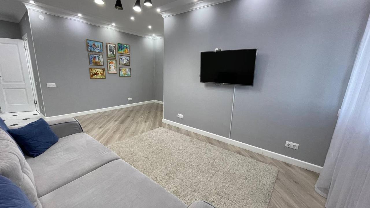 Ernaz Plus Apartments: Sauran-Towers Astana Dış mekan fotoğraf