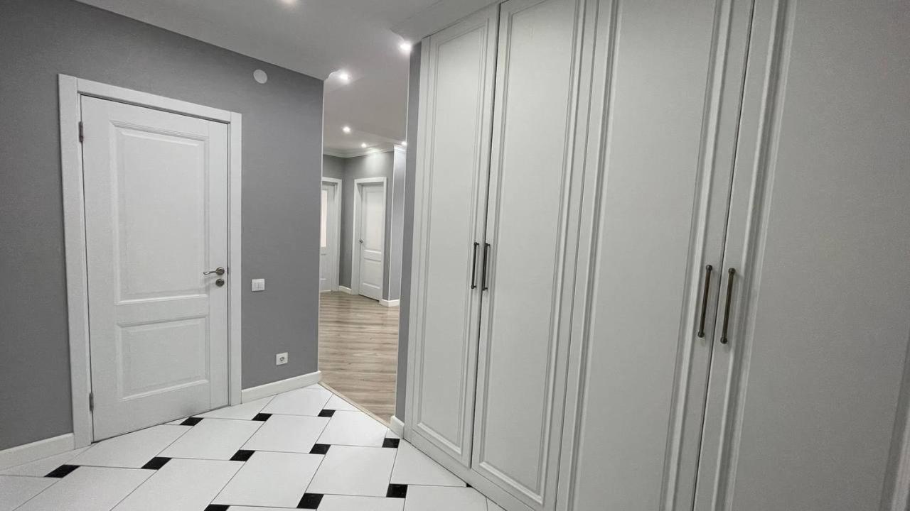 Ernaz Plus Apartments: Sauran-Towers Astana Dış mekan fotoğraf
